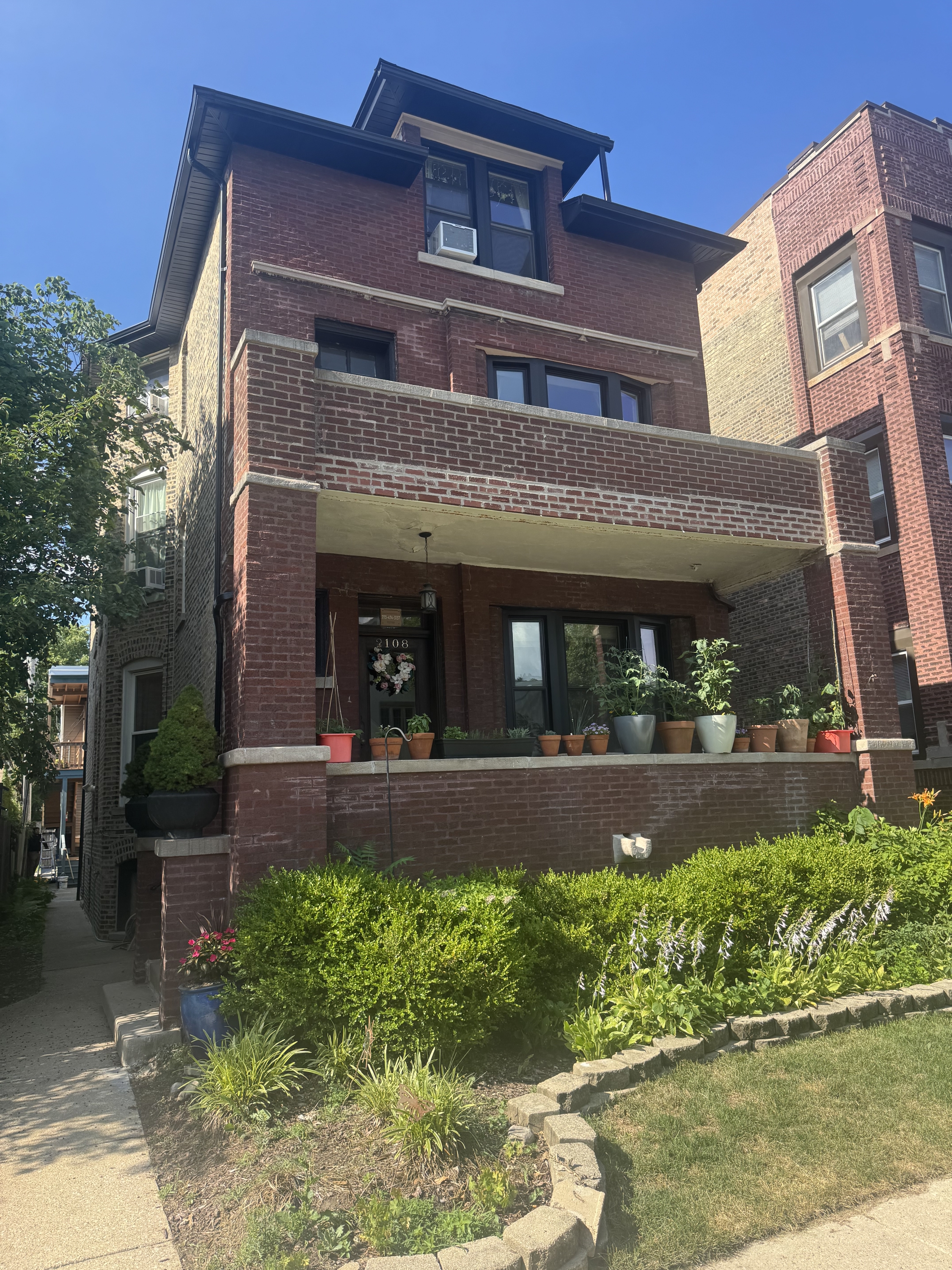 2108 W Wilson Ave, Unit 1 Front, Chicago, IL 60625