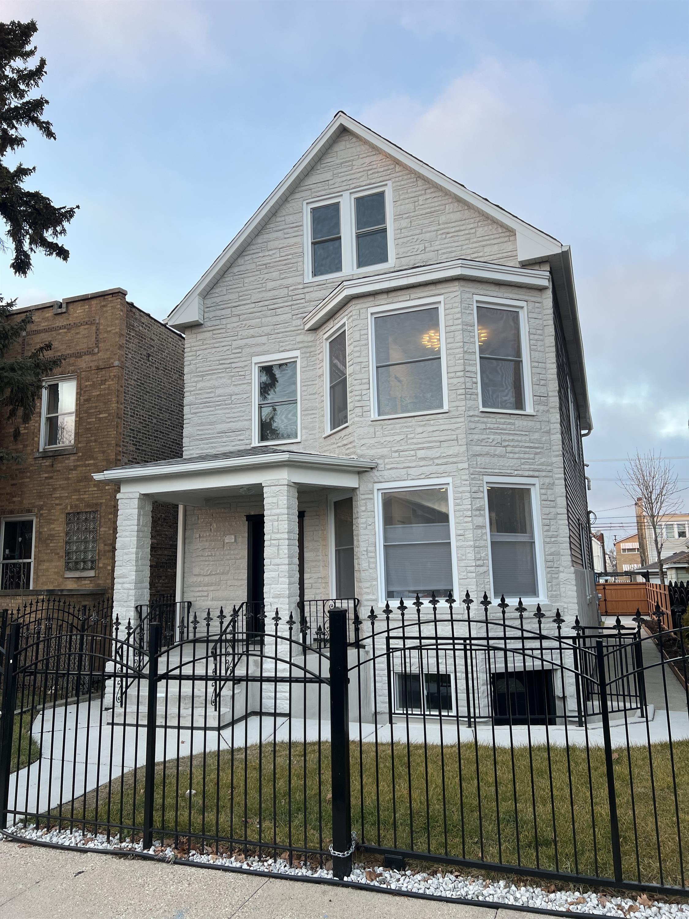 5148 West Henderson Street